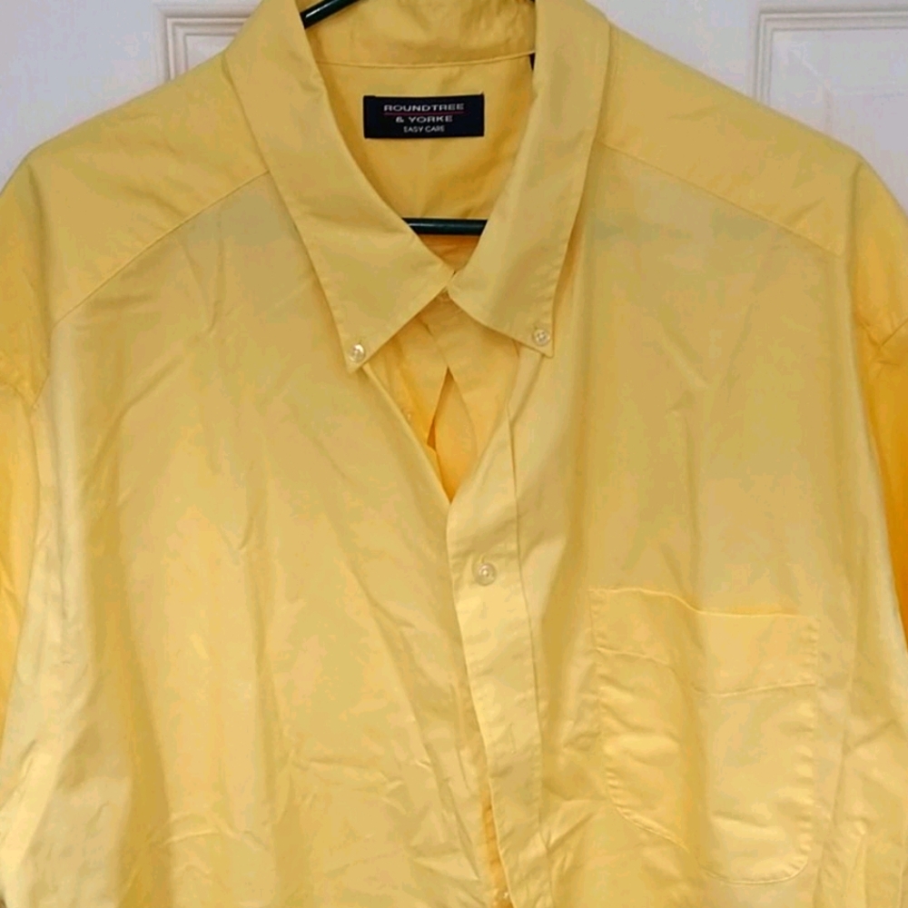 Men's casual button down shirt